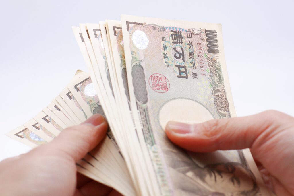 たくさんの日本紙幣 1万円札