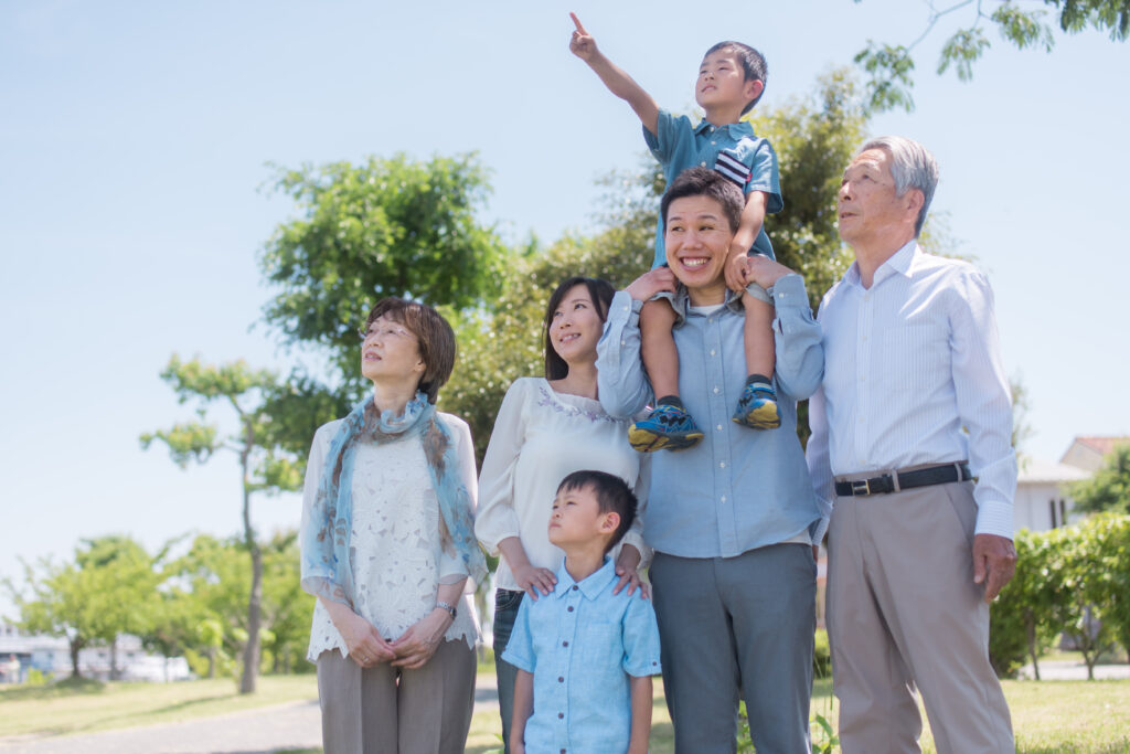家族が集う様子